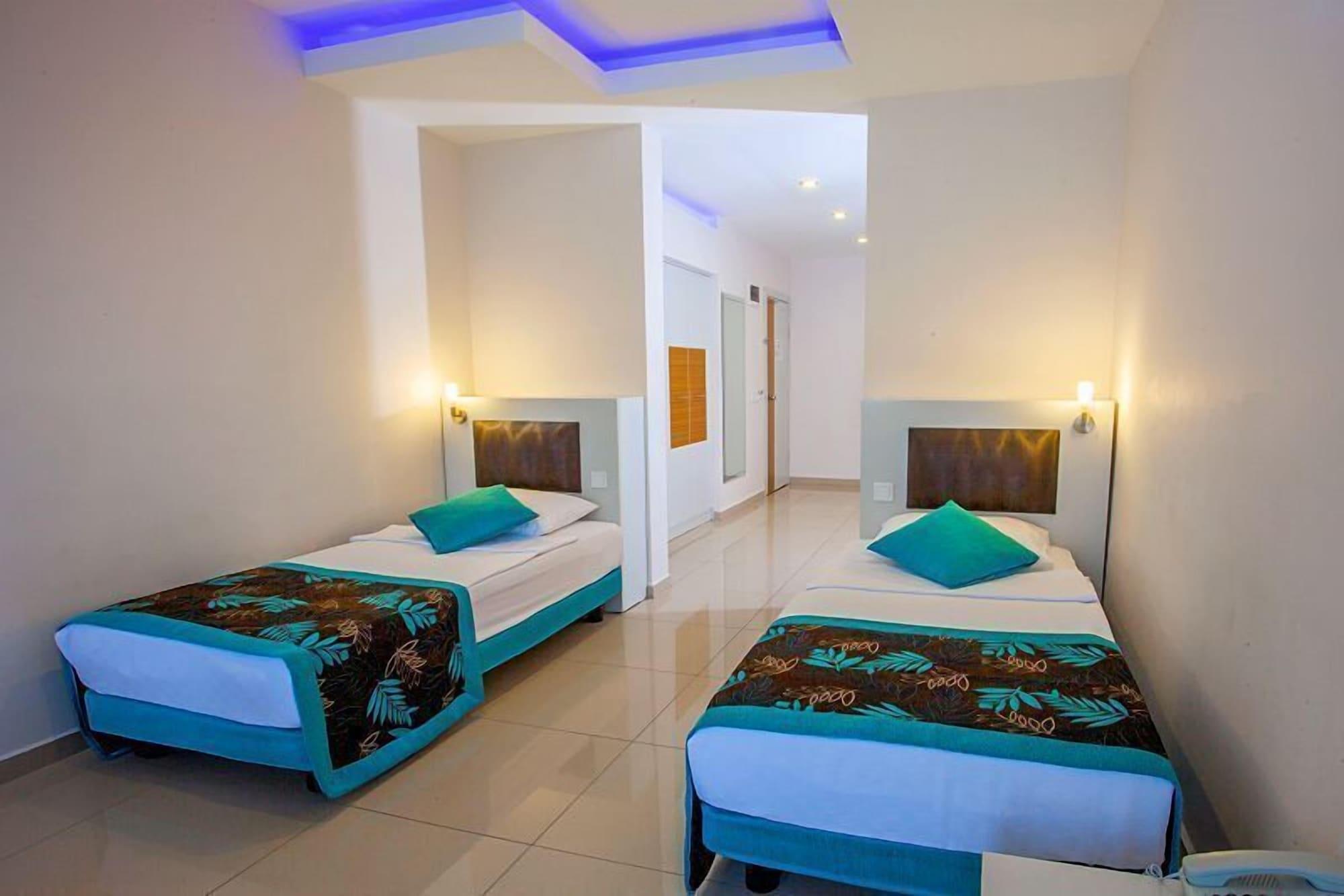 Kleopatra Ada Beach Hotel อลันยา ภายนอก รูปภาพ