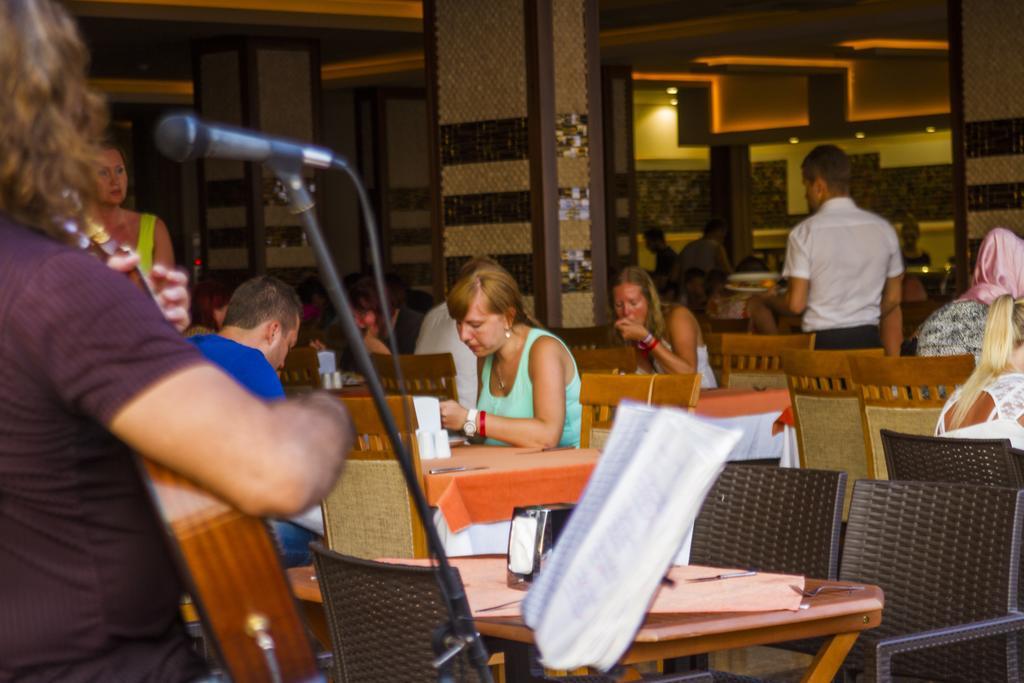 Kleopatra Ada Beach Hotel อลันยา ภายนอก รูปภาพ