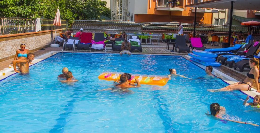 Kleopatra Ada Beach Hotel อลันยา ภายนอก รูปภาพ