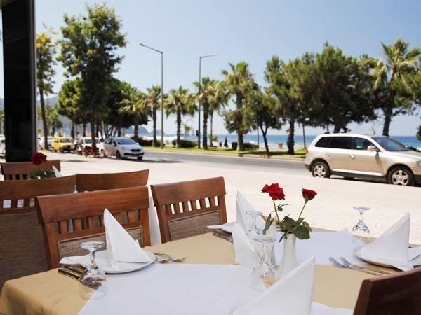 Kleopatra Ada Beach Hotel อลันยา ภายนอก รูปภาพ