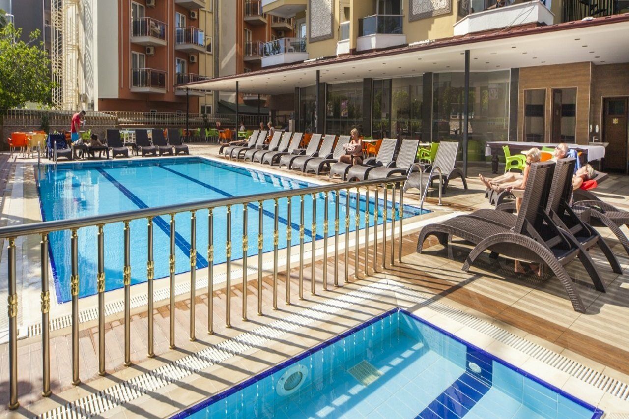 Kleopatra Ada Beach Hotel อลันยา ภายนอก รูปภาพ